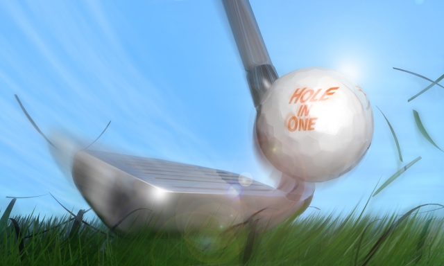 ゴルフボールを打つ瞬間